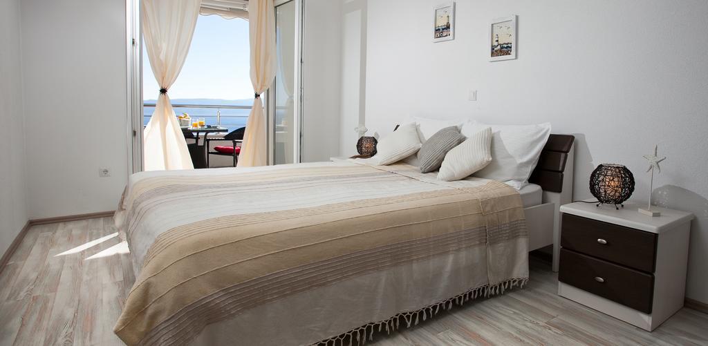Apartments Mediterranea With Heated Pool Pisak Buitenkant foto