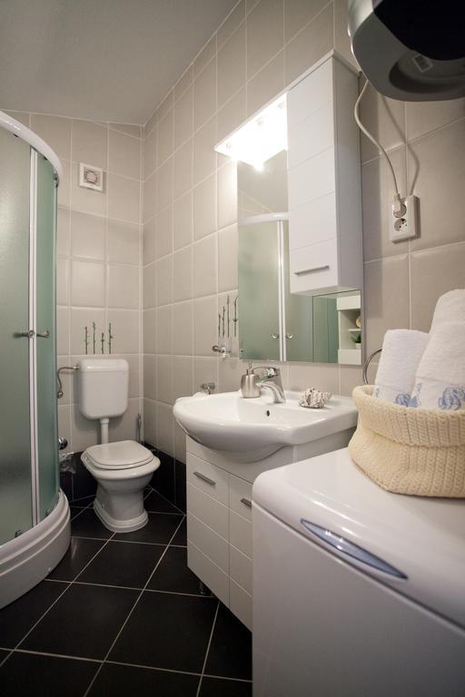Apartments Mediterranea With Heated Pool Pisak Buitenkant foto
