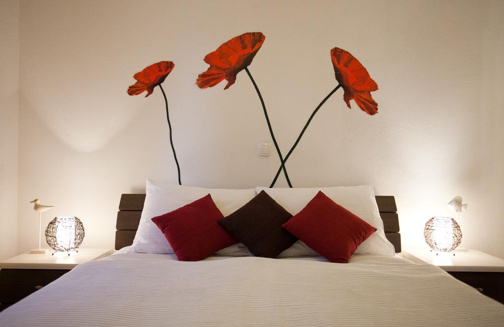 Apartments Mediterranea With Heated Pool Pisak Buitenkant foto