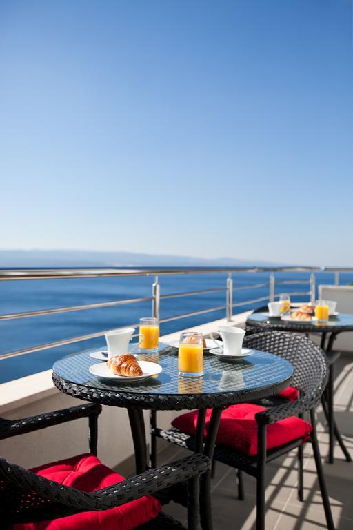 Apartments Mediterranea With Heated Pool Pisak Buitenkant foto